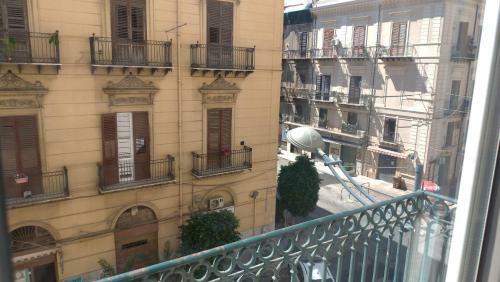 Mabbonath B&B Palermo Centro - Il Genio Del Porto