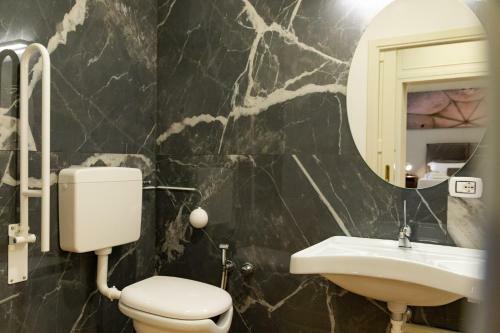 Hostal Divisi Suites