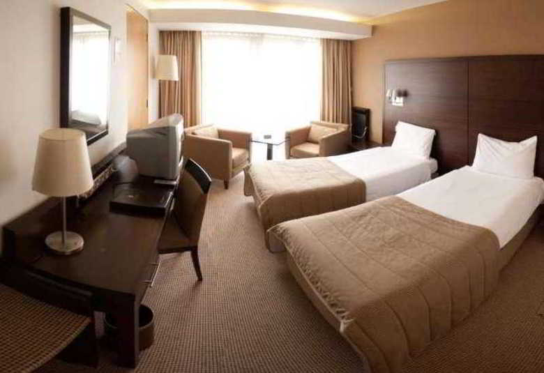 White Sands Hotel