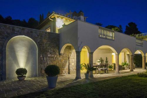 Poggio A Caiano Villa Sleeps 6 Pool Air Con Wifi