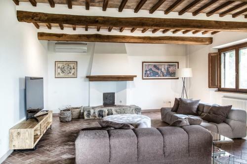 Poggioferro Villa Sleeps 8 With Pool And Air Con