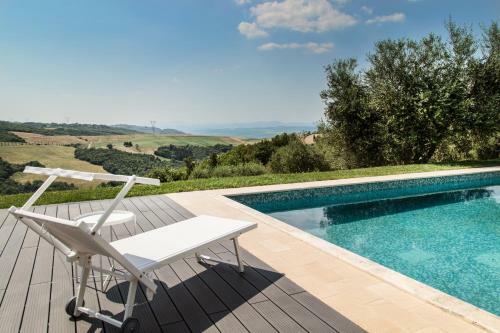 Poggioferro Villa Sleeps 8 With Pool And Air Con