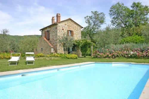 Polvano Apartment Sleeps 4 With Pool And Air Con