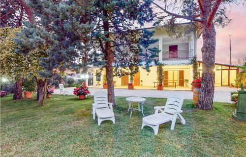 Nice Home In Pollenza With Wifi And 4 Bedrooms