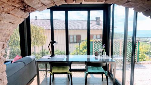 Luxury Silvignano Poolside Villa, Spoleto 8 Km, Rome 1 Hr