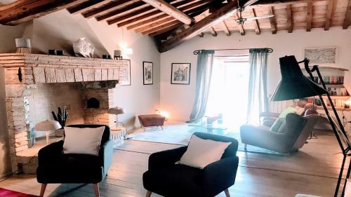 Luxury Silvignano Poolside Villa, Spoleto 8 Km, Rome 1 Hr