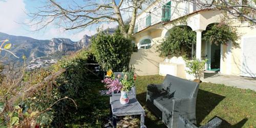 Nocelle Villa Sleeps 2 Air Con Wifi