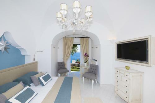 Positano Villa Sleeps 12 With Pool Air Con And Wifi