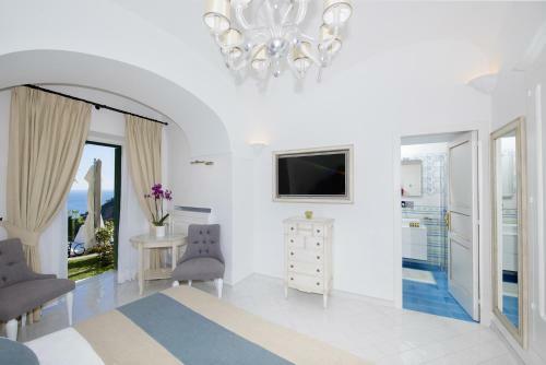 Positano Villa Sleeps 12 With Pool Air Con And Wifi