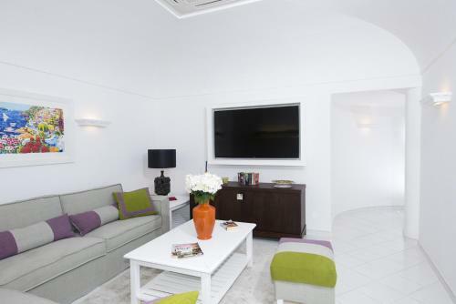 Positano Villa Sleeps 12 With Pool Air Con And Wifi