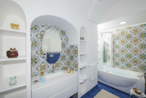 Positano Villa Sleeps 12 With Pool Air Con And Wifi