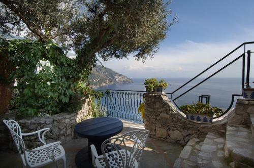 Positano Villa Sleeps 4 With Air Con And Wifi