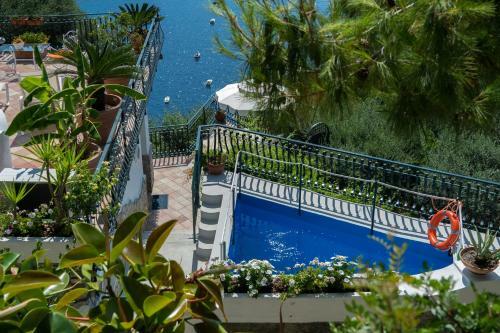 Positano Villa Sleeps 4 With Pool Air Con And Wifi