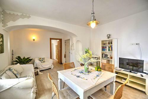 Praiano Apartment Sleeps 4 Air Con Wifi