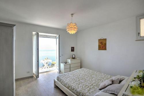 Praiano Apartment Sleeps 4 Air Con Wifi