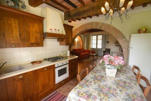Pozzo Della Chiana Villa Sleeps 24 Pool Air Con