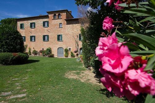 Pozzo Della Chiana Villa Sleeps 24 Pool Air Con