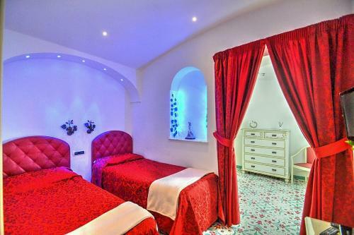 Praiano Apartment Sleeps 4 Air Con Wifi