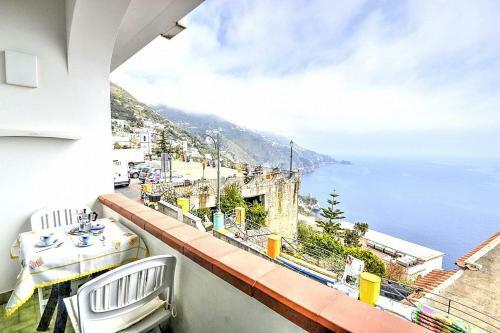 Praiano Apartment Sleeps 3 Air Con Wifi