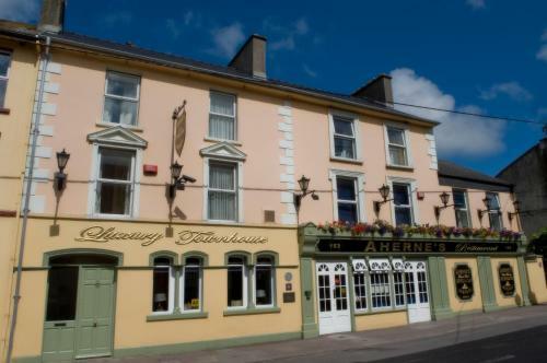 Hostal Aherne's Townhouse Hotel And Seafood Restaurant