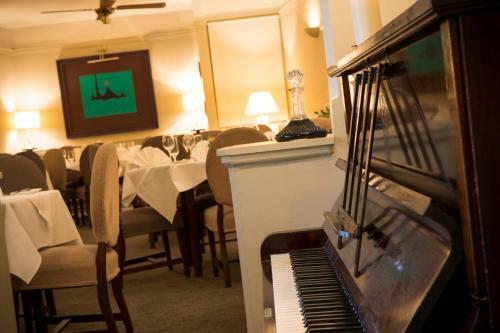 Hostal Aherne's Townhouse Hotel And Seafood Restaurant