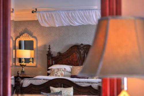 Devon Inn Hotel