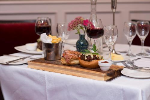 Devon Inn Hotel