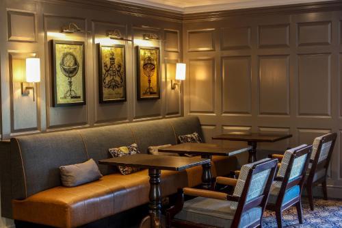 Devon Inn Hotel