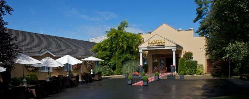 Hamlet Court Hotel