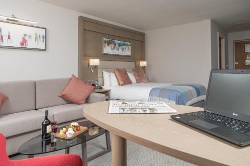 Mcwilliam Park Hotel