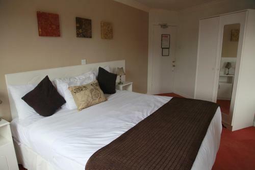 Dalton Inn Hotel