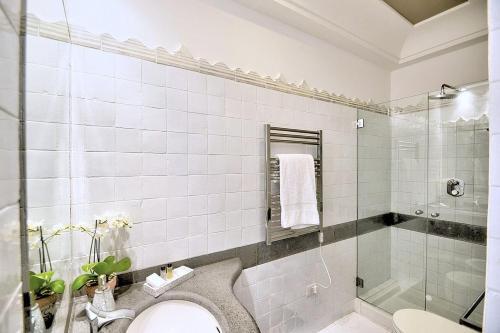 Praiano Villa Sleeps 6 With Pool And Air Con