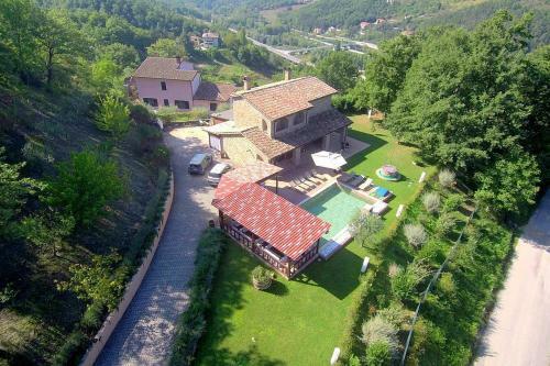 Querce Villa Sleeps 8 Pool Wifi
