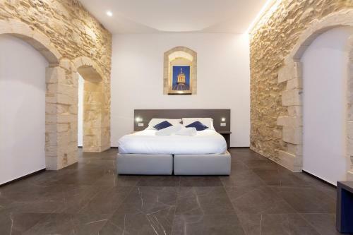 Hostal Ad Maiora - Design Rooms