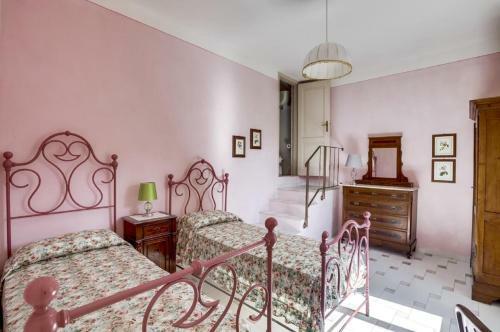 Radicofani Villa Sleeps 28 With Pool And Wifi