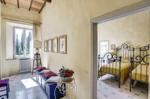 Radicofani Villa Sleeps 28 With Pool And Wifi