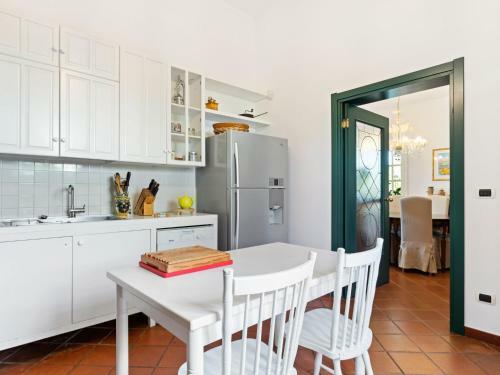 Modern Holiday Home In Ragusa With Private Swimming Pool