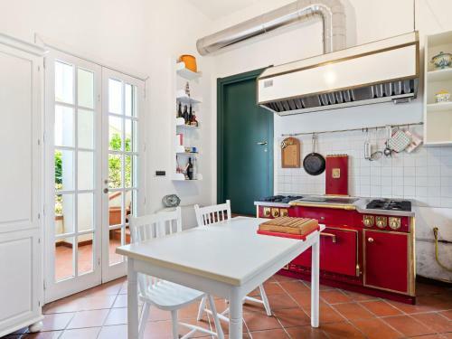 Modern Holiday Home In Ragusa With Private Swimming Pool