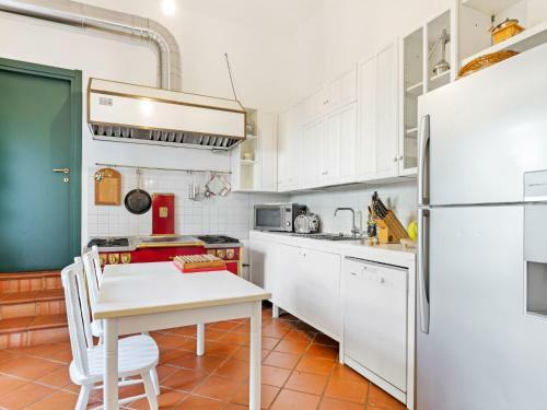 Modern Holiday Home In Ragusa With Private Swimming Pool