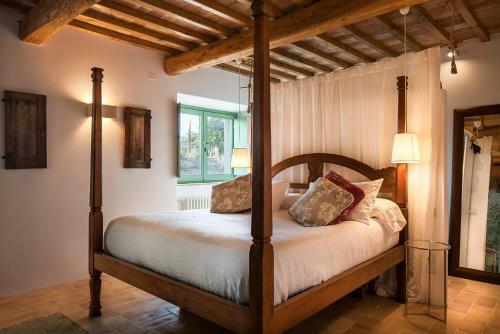 Radicofani Villa Sleeps 11 With Pool And Air Con