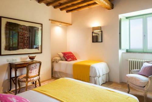 Radicofani Villa Sleeps 11 With Pool And Air Con