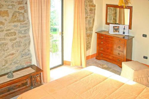 Rapale Apartment Sleeps 6 With Pool And Wifi