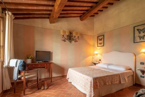 Rapale Villa Sleeps 20 With Pool