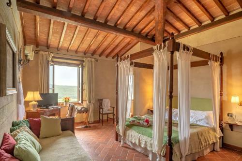 Rapale Villa Sleeps 20 With Pool