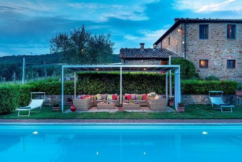 Rapale Villa Sleeps 20 With Pool And Air Con