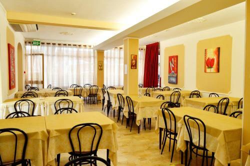 Hostal New Hotel Cirene Room For Two People