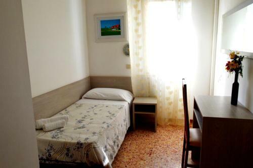 Hostal New Hotel Cirene Room For Two People