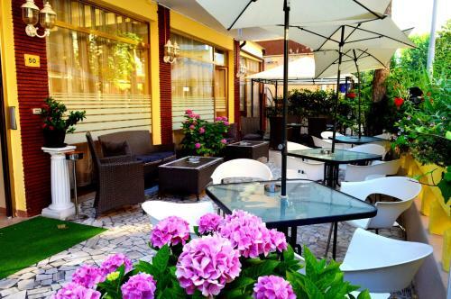 Hostal New Hotel Cirene Single Room With Full Pension Package