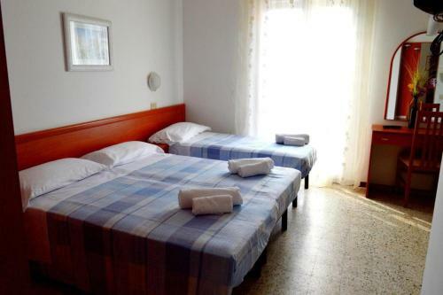 Hostal New Hotel Cirene Room Quadriple With Breakfast