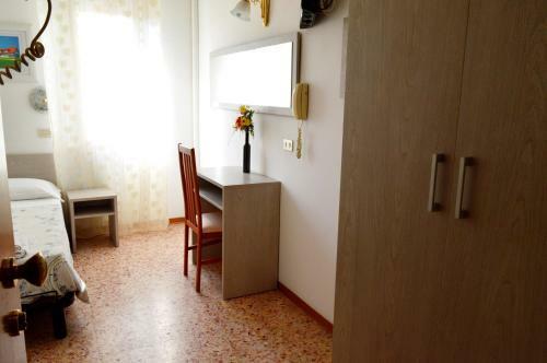 Hostal New Hotel Cirene Room Quadriple With Breakfast